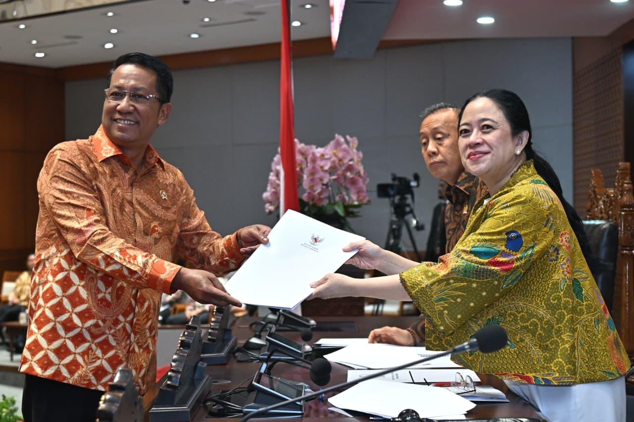 2025 12 02 Rapat Paripurna Ekstradisi RI Rusia 1